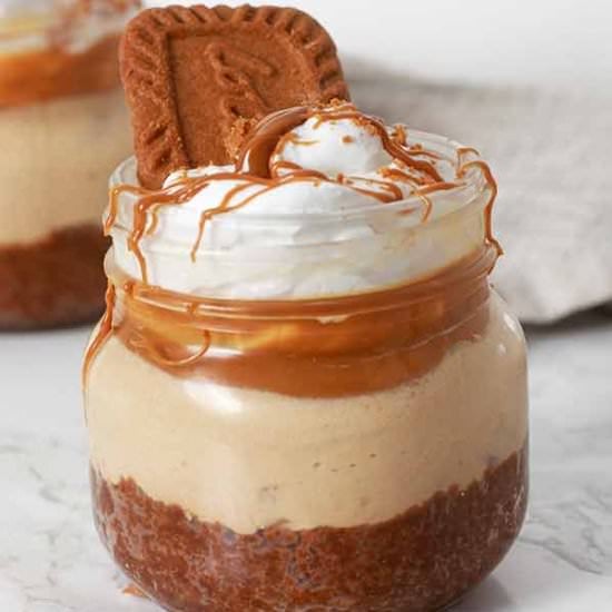 Mini Vegan Biscoff Cheesecakes