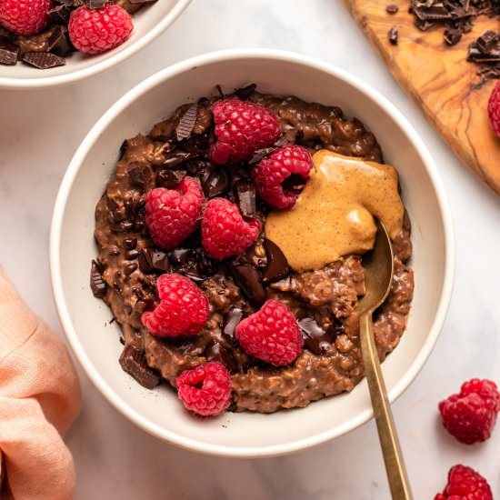 The BEST Creamy Chocolate Oatmeal