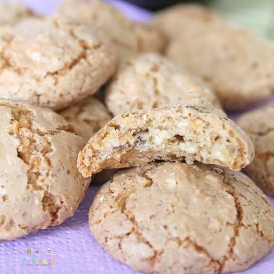ALMOND MACAROONS