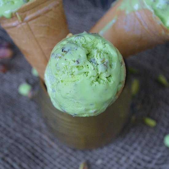 Homemade Pistachio Ice Cream