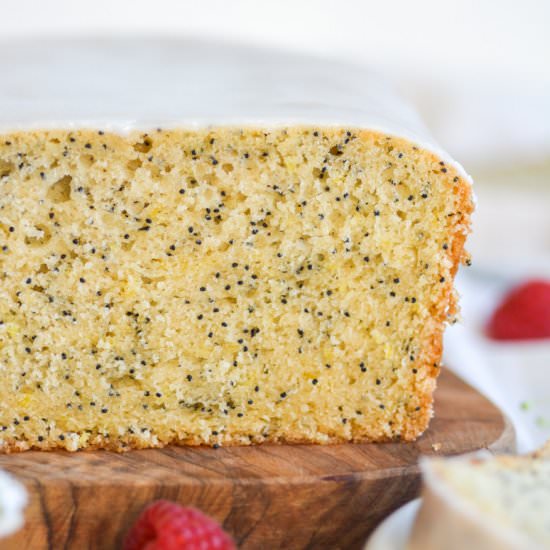 Vegan Lemon Poppyseed Cake