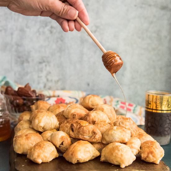Dates with Goat Cheese in Pastry