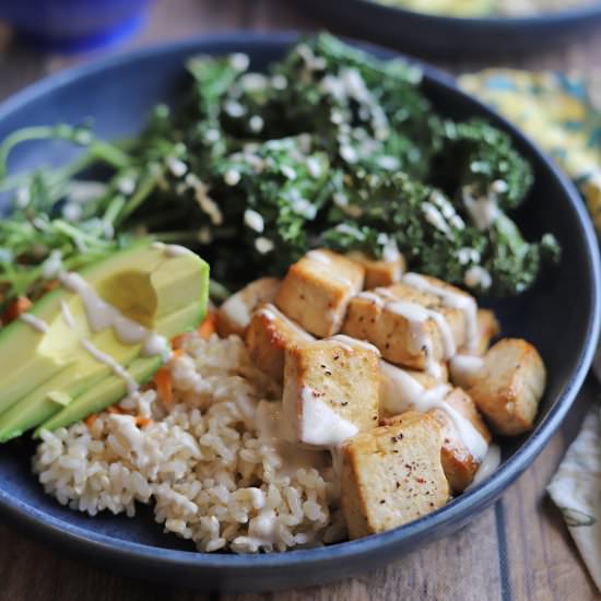 Baked tofu bowls with crispy kale