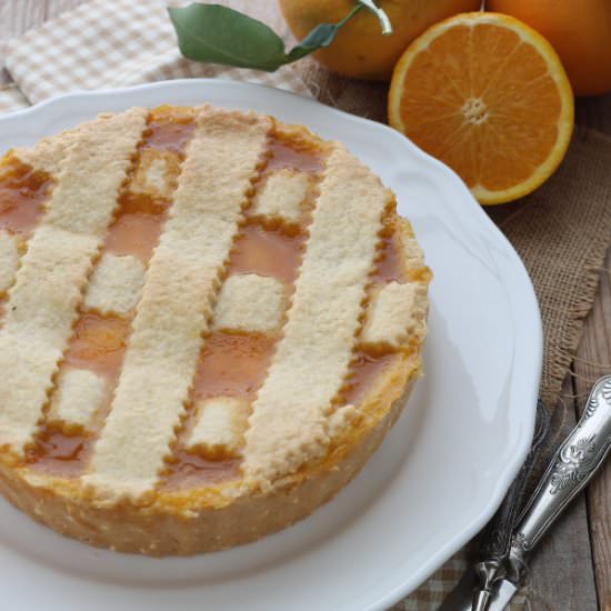 Tart with cream and jam