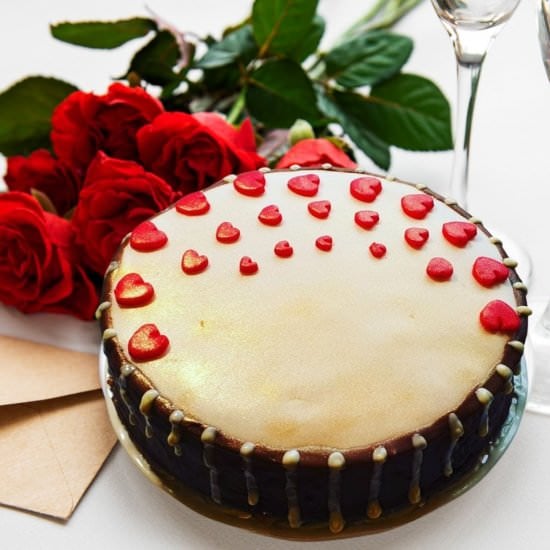 GLUTEN-FREE VALENTINES CAKE