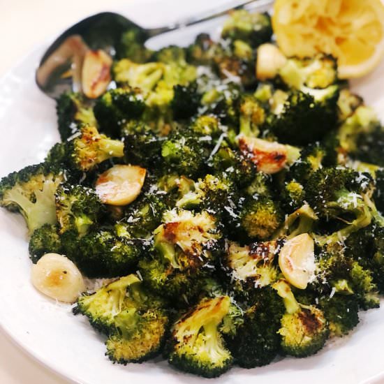 Roasted Broccoli with Garlic Cloves