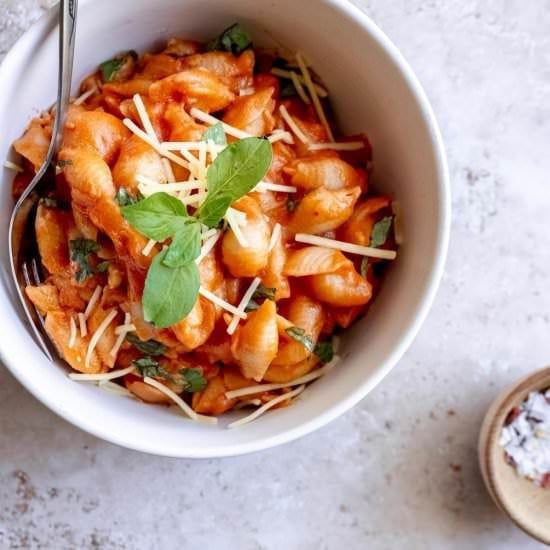 Gigi Hadid Pasta (Spicy Vodka Pasta