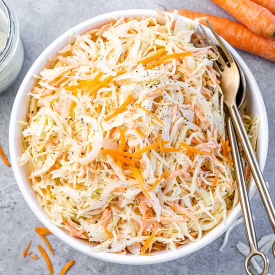 HEALTHY HOMEMADE COLESLAW SALAD