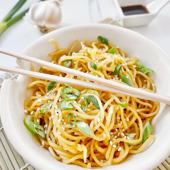 Asian Garlic Yakisoba Noodles