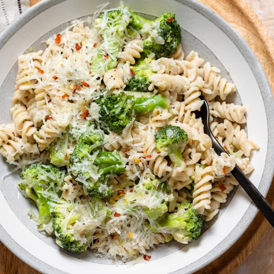 creamy broccoli pasta