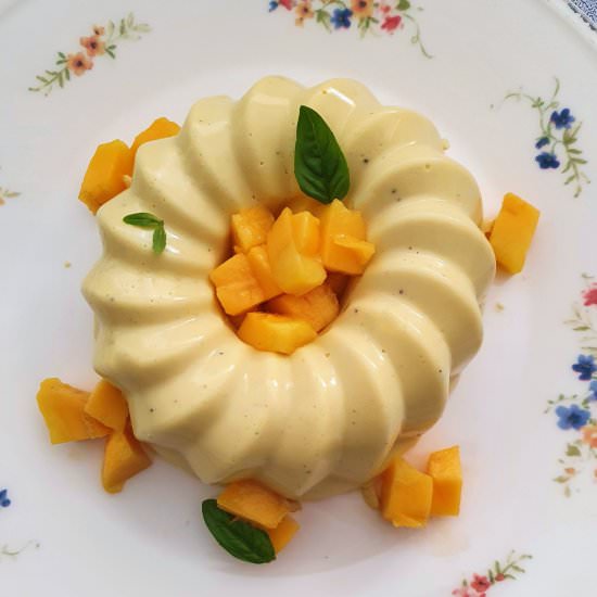 Mango, coconut and cardamom gelatin