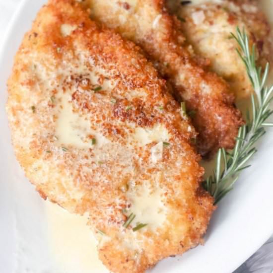 Crispy Chicken Cutlets with Sauce