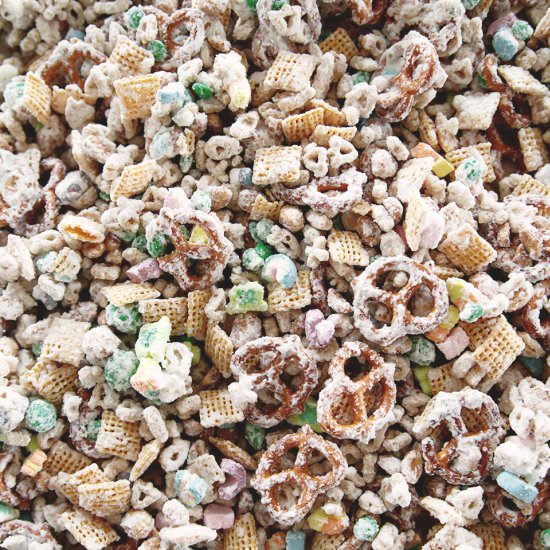 Lucky Charms Snack Mix