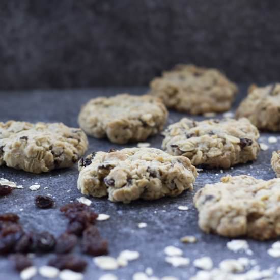 Vegan Oatmeal Raisin Cookies