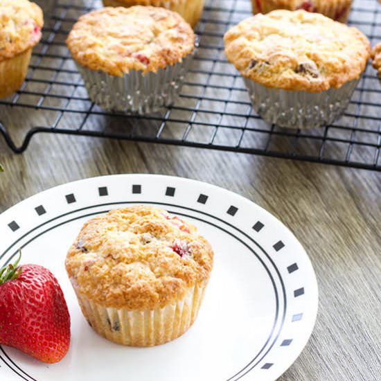 strawberry chocolate chip muffins