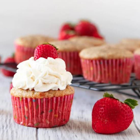 Strawberries and Cream Cupcakes