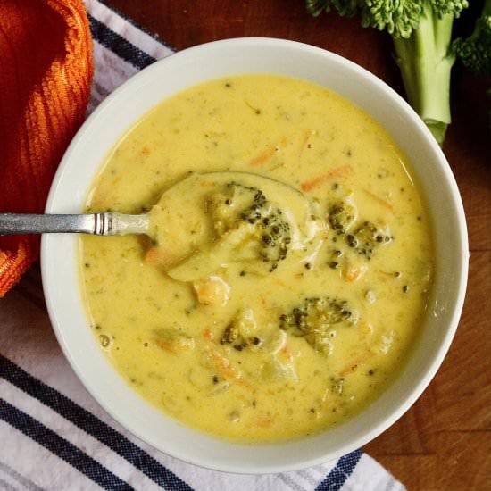 Vegan Broccoli Cheddar Soup