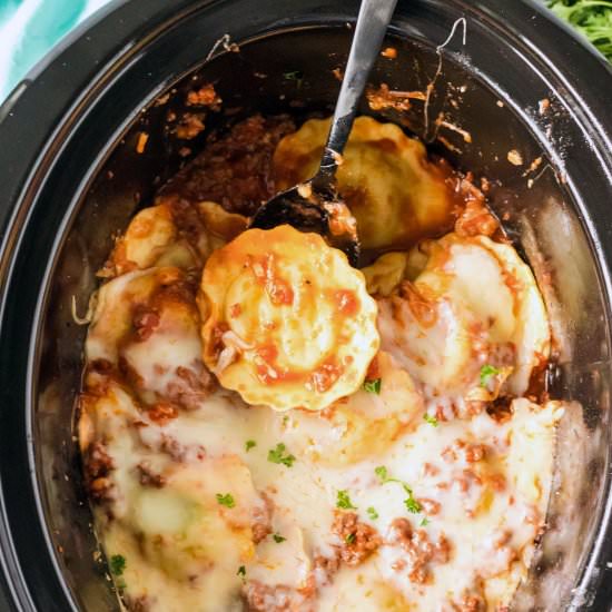 Easy Slow Cooker Ravioli Lasagna