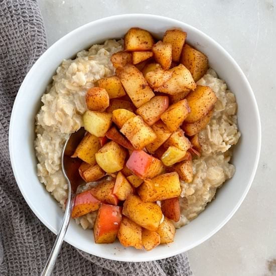 Apple Cinnamon Oatmeal