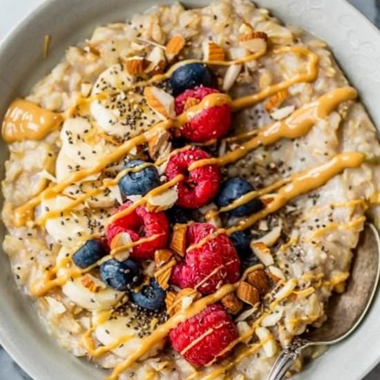 Peanut ButterBreakfast Oatmeal Bowl