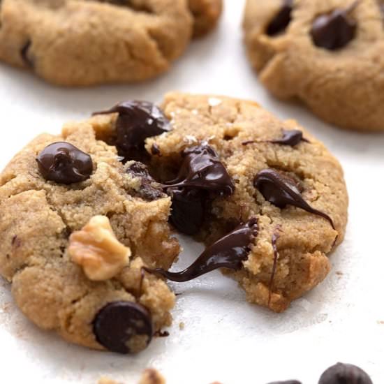 Keto Chocolate Chip Cookies