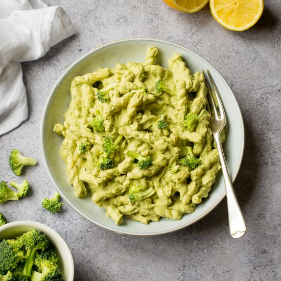 Broccoli Sauce with walnuts
