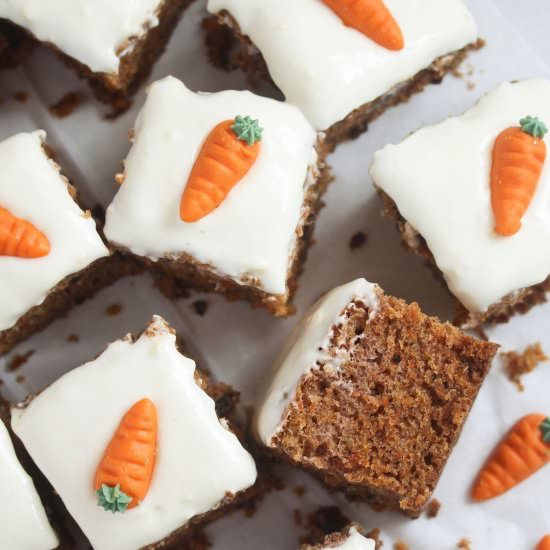 Easy Carrot Cake Traybake
