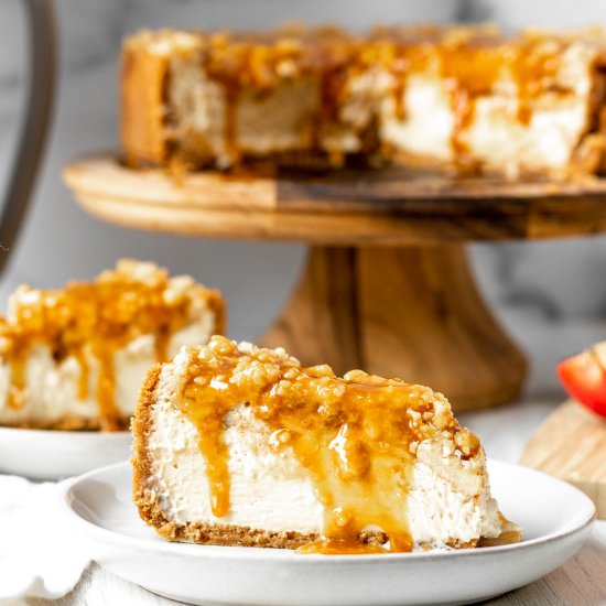 Apple Crumble Cheesecake