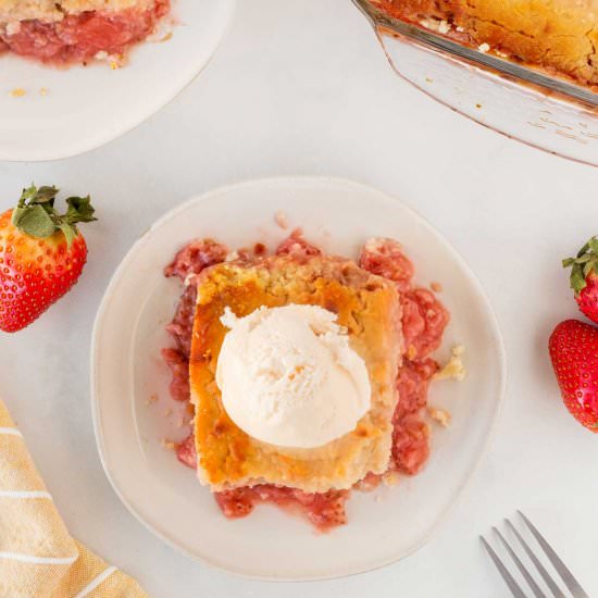 Easy Strawberry Cobbler