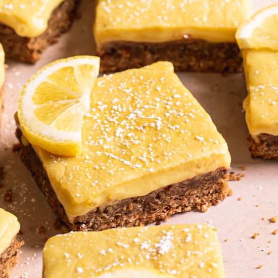 Lemon Bars w/ Graham Granola Crust