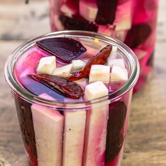 Middle Eastern Pickled Turnips