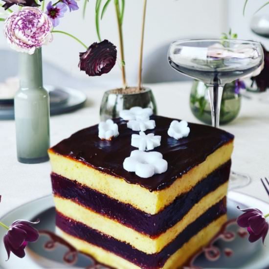 G/F Blackcurrant cake