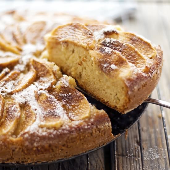 The Best (Vegan) Apple Cake