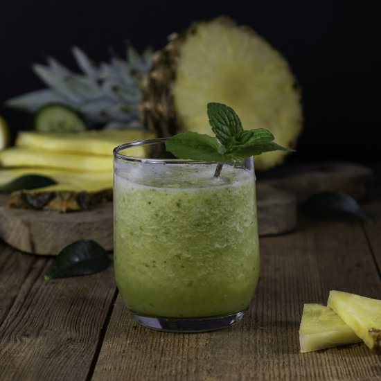 Pineapple Cucumber Detox Smoothie
