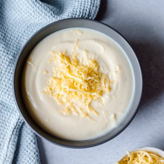 Cheesy Cauliflower Soup