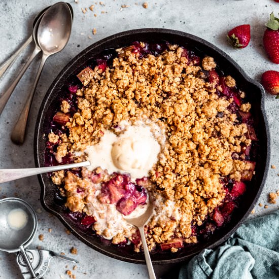 Rhubarb And Ginger Crumble