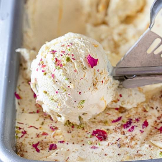 Thandai Gulkand Ice Cream