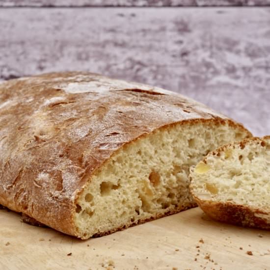 Apricot and cashew loaf