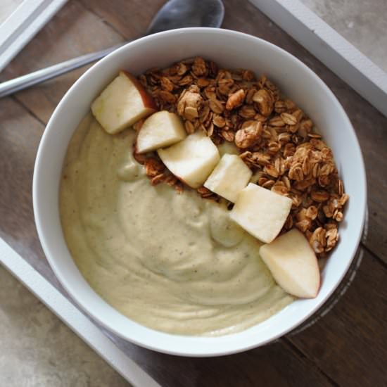 Apple Pie Smoothie Bowl