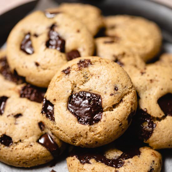 Chewy Vegan Chocolate Chip Cookies
