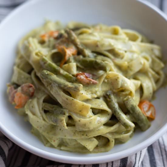 Creamy Pesto Fettuccine