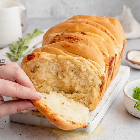 Garlic Herb Pull-Apart Bread