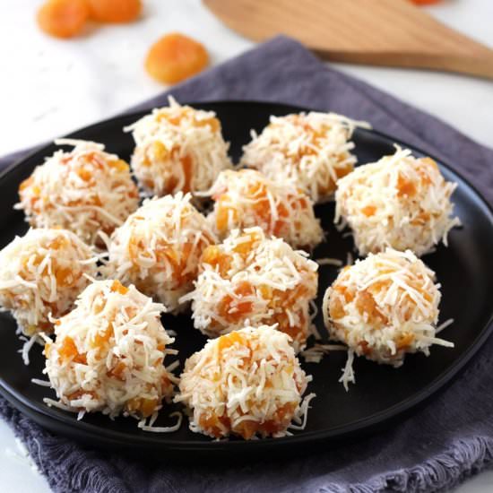 Healthy Apricot Balls with Coconut