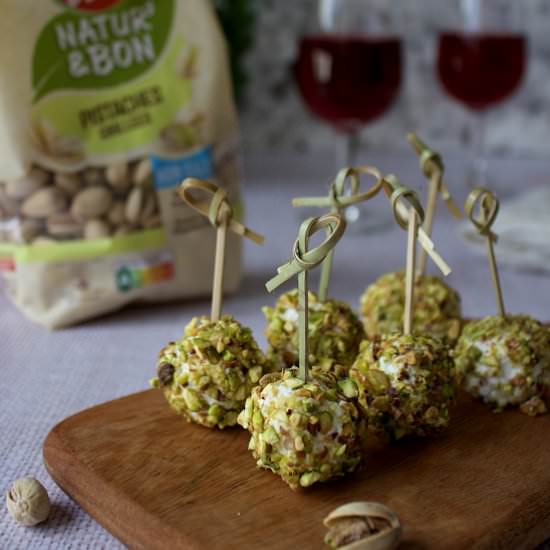 Mini pistachio cheese balls