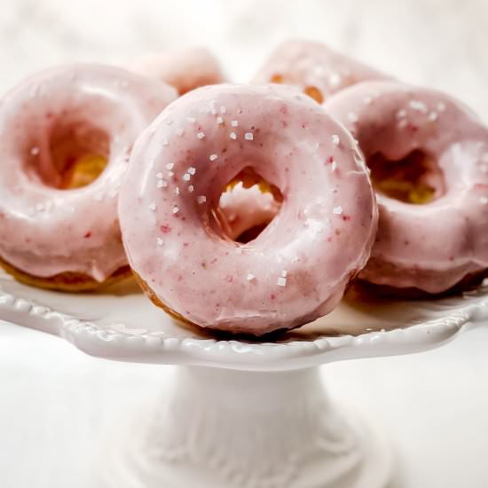Easy Strawberry Baked Donuts