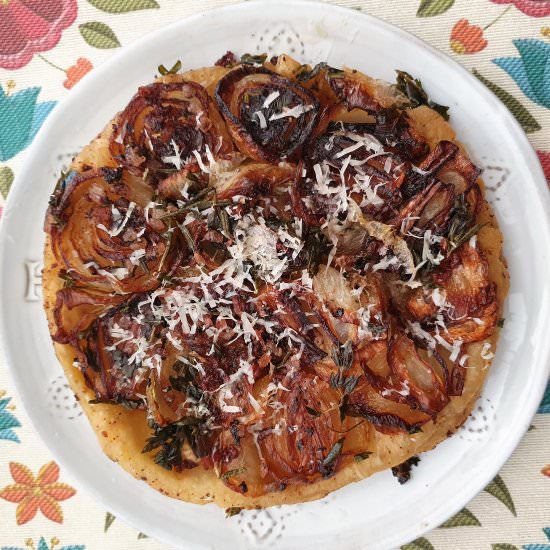 Mini onion tarte tatin