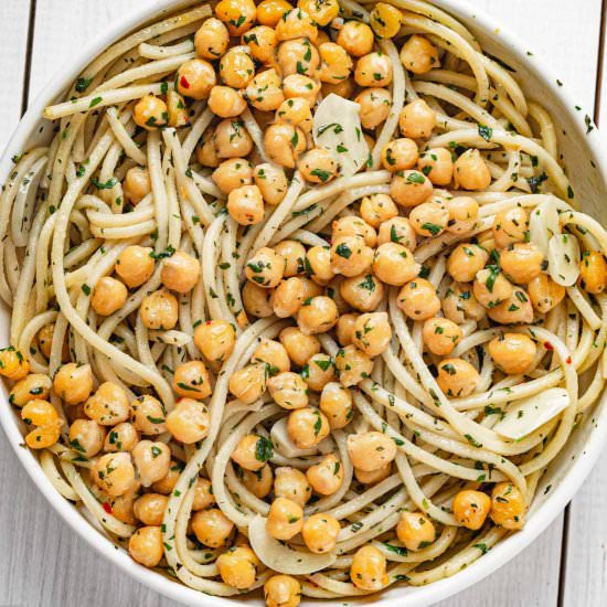 Chickpea Pasta with Garlic & Herbs