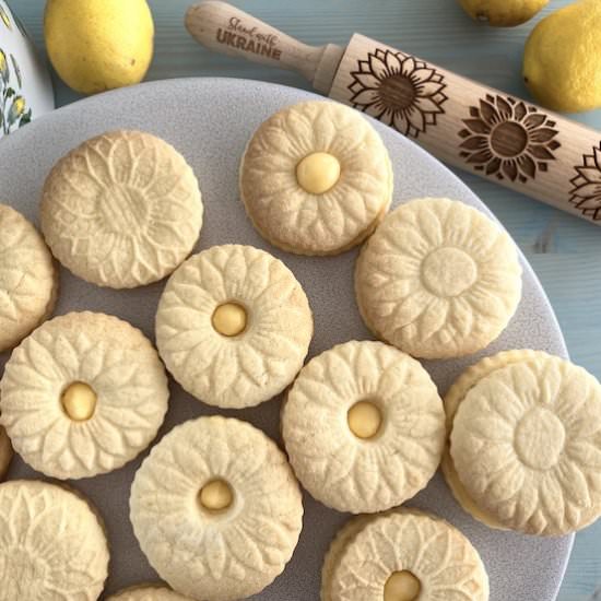 Gluten-Free Lemon Curd Shortbreads