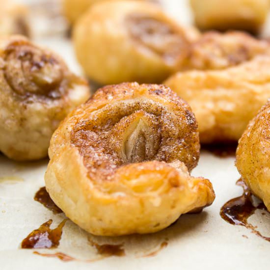 Mini Cinnamon Puff Pastry Rolls