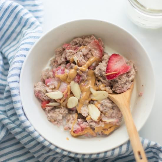 Strawberry baked oatmeal